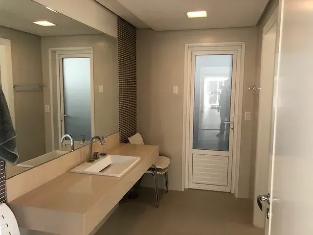 House with 6 en-suite bedrooms and 1372 m² — photo 34