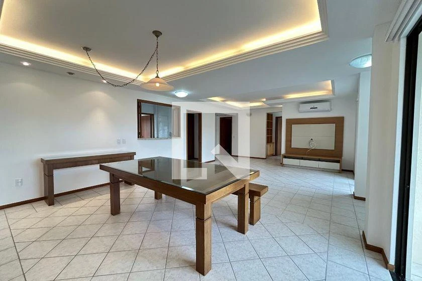5-bedroom apartment with a bathtub in Florianópolis — photo 8
