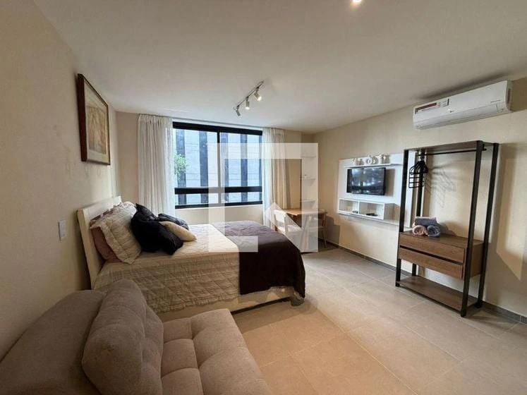 Furnished apartment, 30 m², with a glass-enclosed balcony — photo 3
