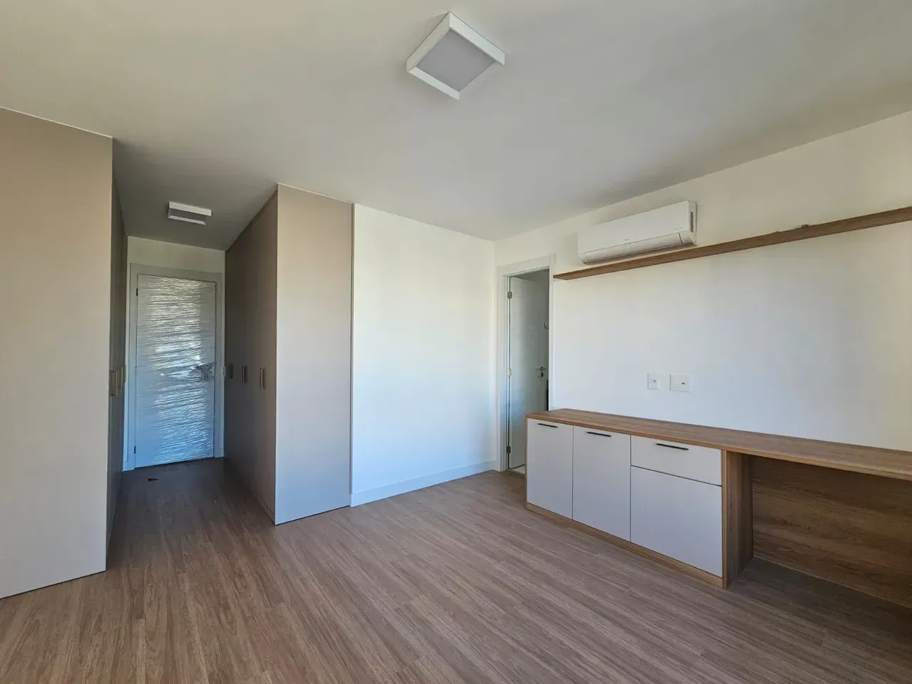 Apartamento mobiliado com 4 quartos e 5 banheiros — photo 32