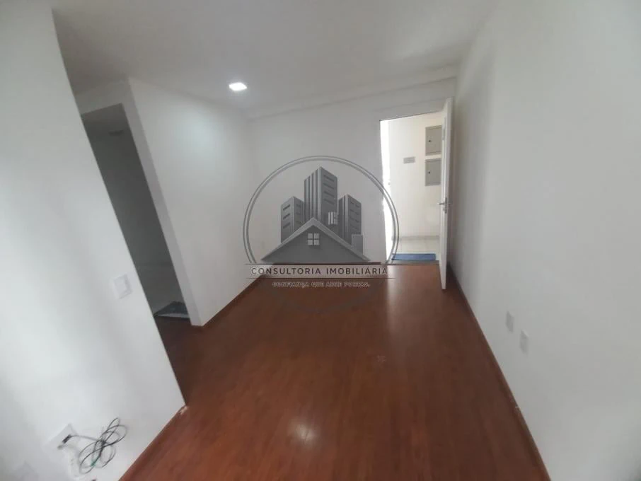 Apartamento de 1 quarto com piso de madeira ou laminado — photo 13