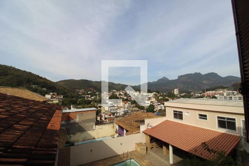 Rental house with 6 bedrooms and 3 en-suite, 599 m² — photo 13