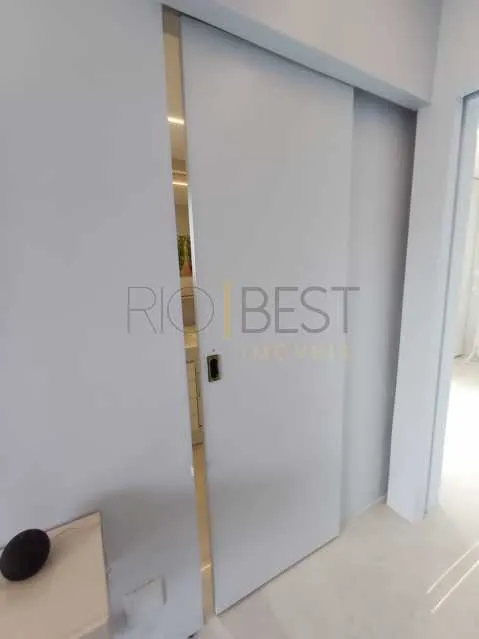 Furnished 3-bedroom apartment with enclosed balcony — photo 17