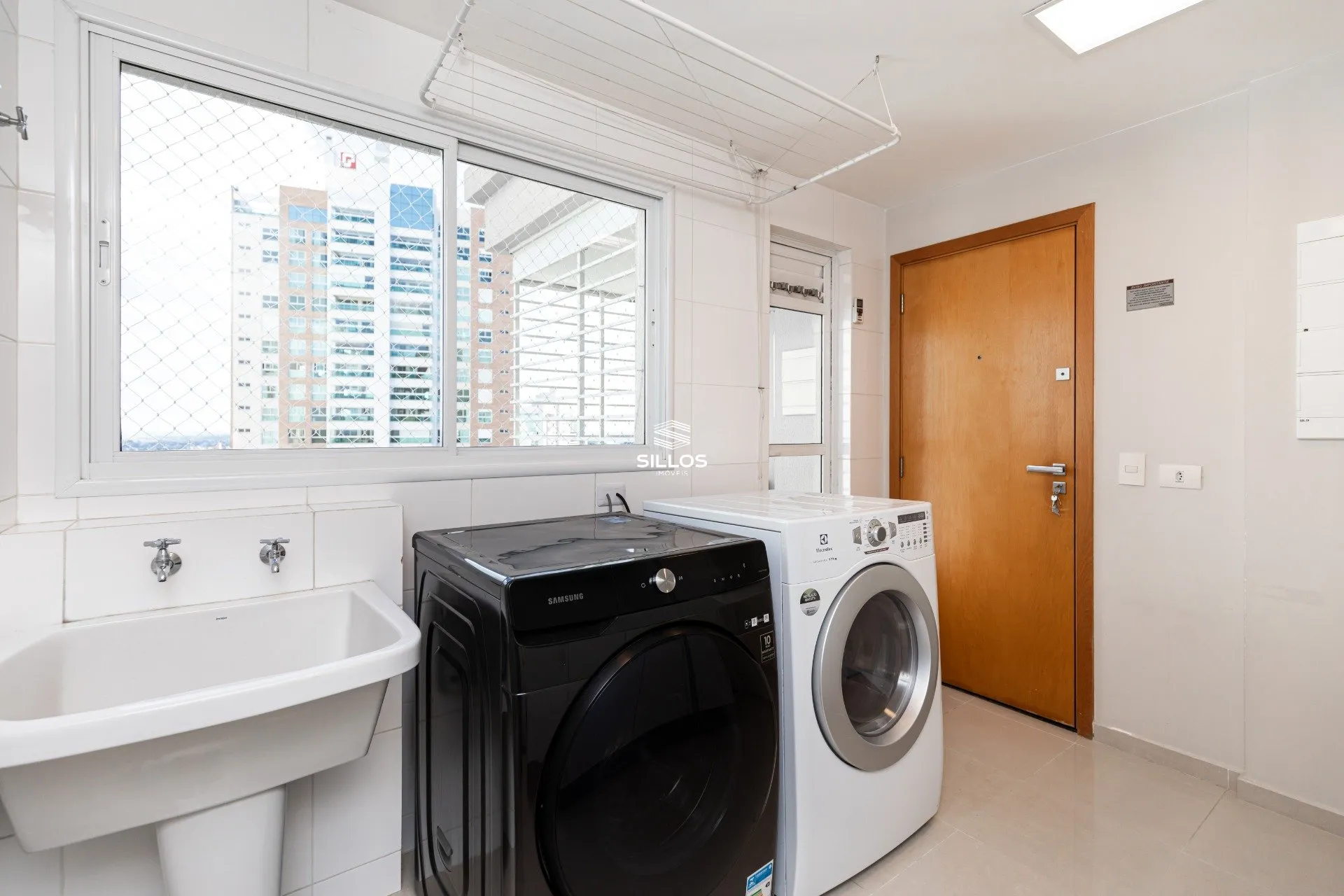 Квартира 321 м² з 3 спальнями-сюїтами і 4 паркомісцями — photo 15
