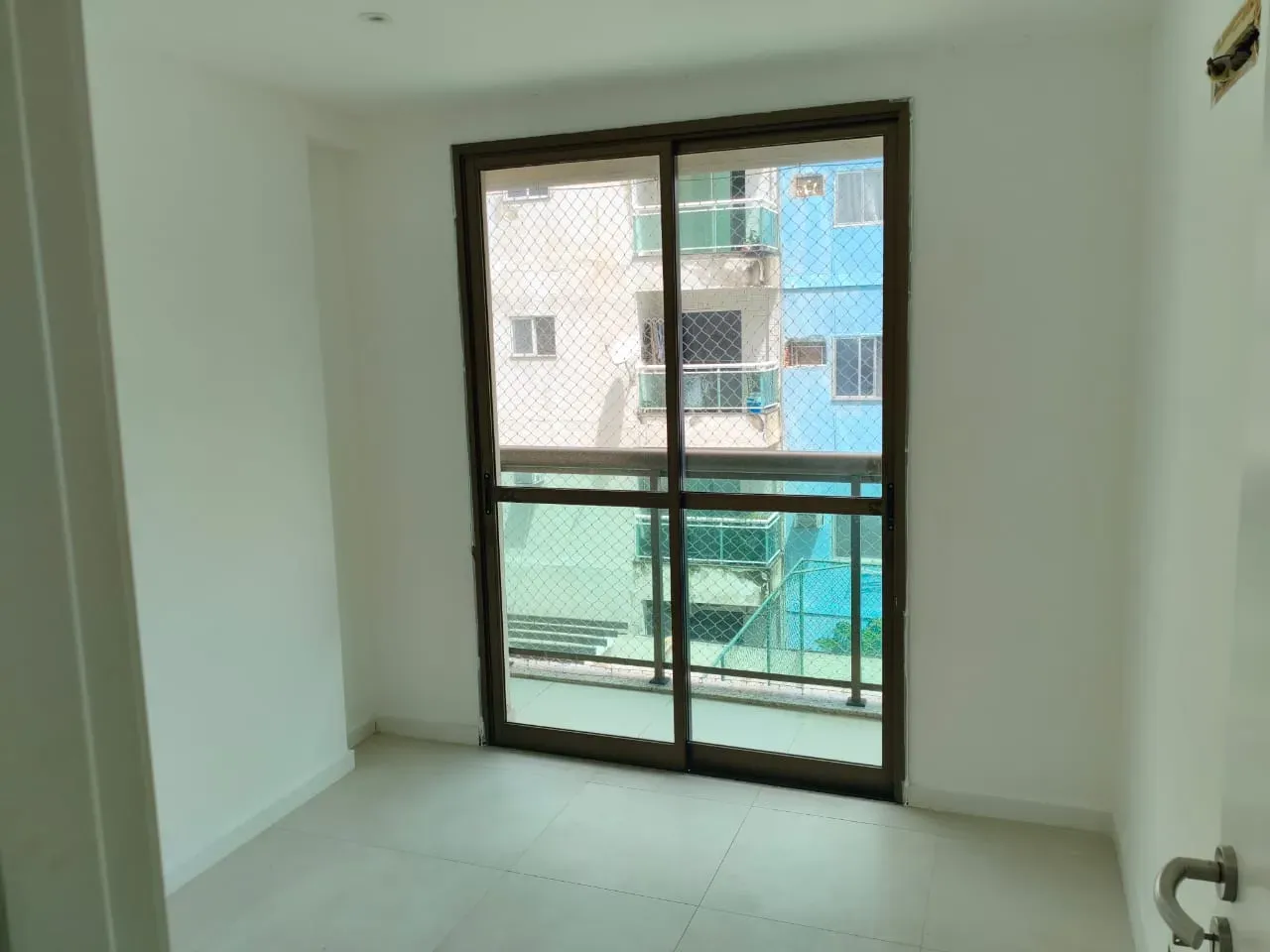 2-bedroom apartment in a building with a gym — photo 2