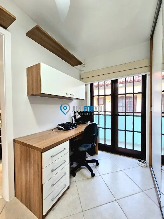 Furnished house with 4 bedrooms and 5 bathrooms — photo 25