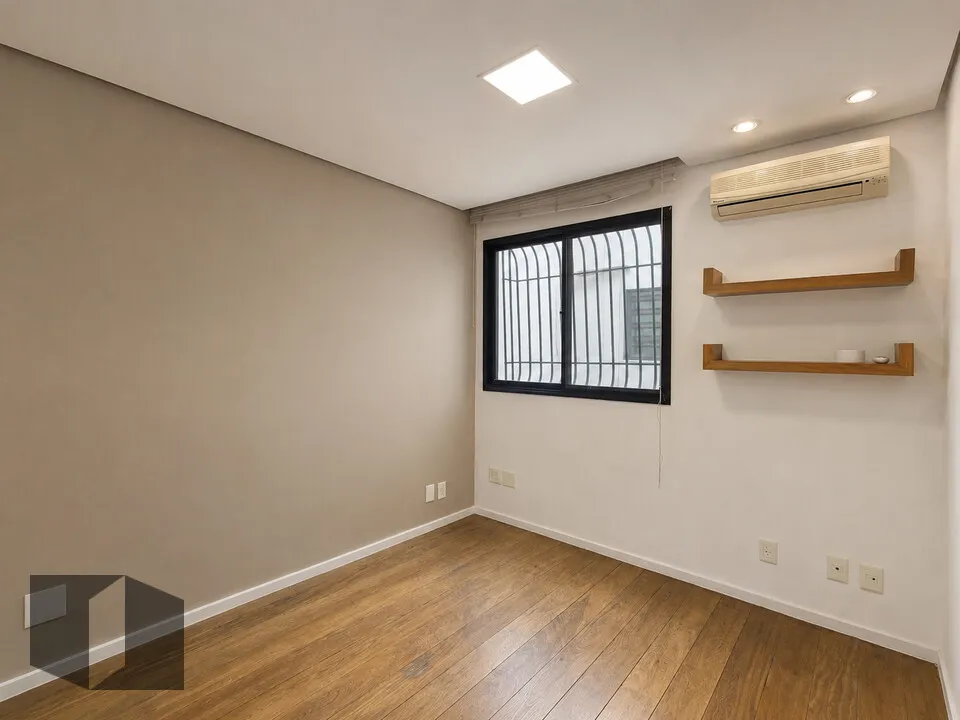 Apartment with air conditioning and 4 bedrooms — photo 3