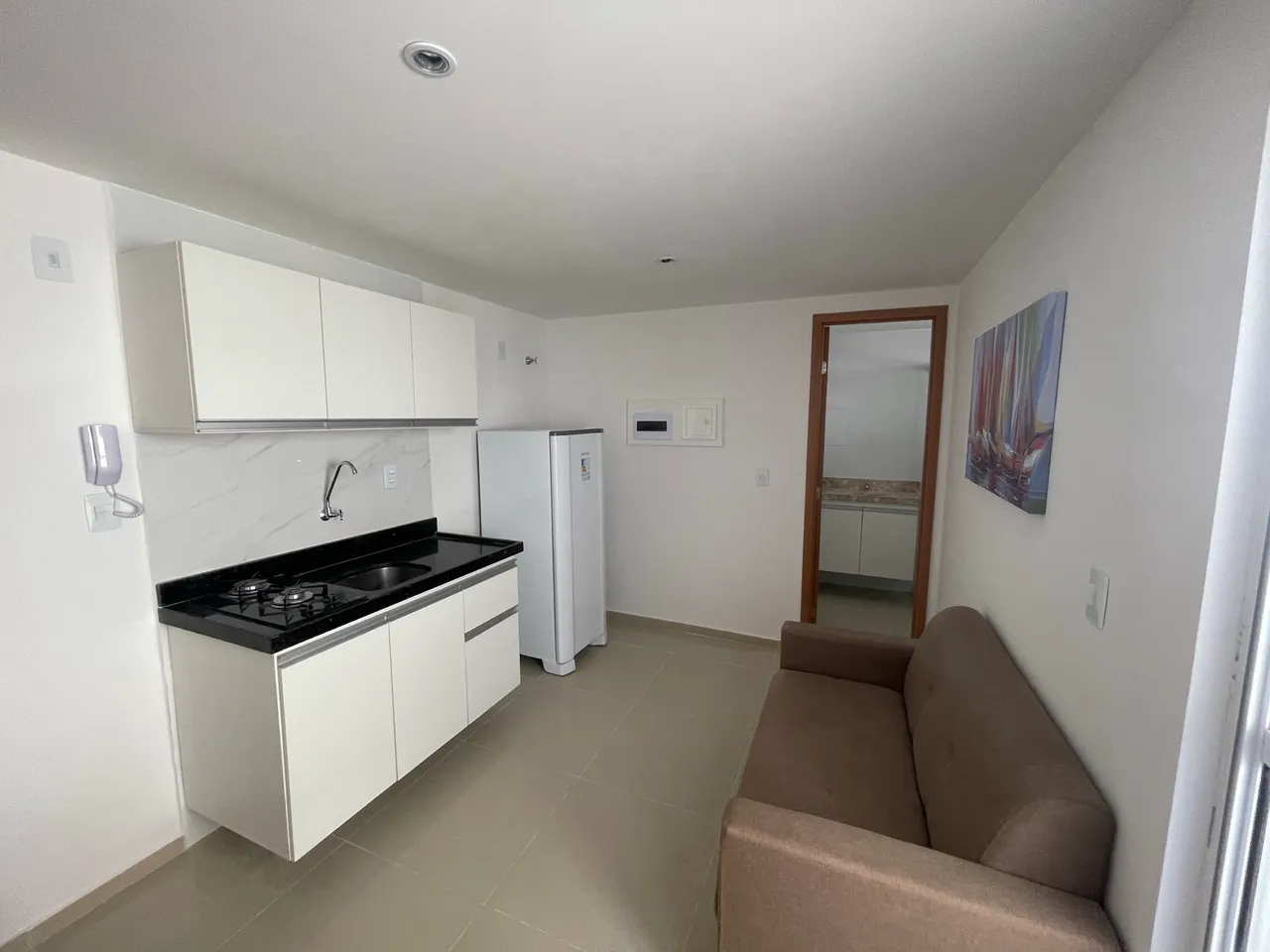 Furnished 1-bedroom apartment with a balcony — photo 2
