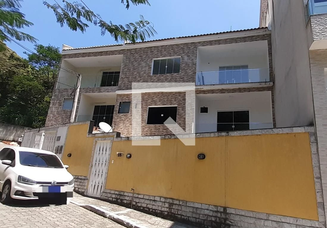 Casa de 3 quartos com janelas do piso ao teto — photo 95