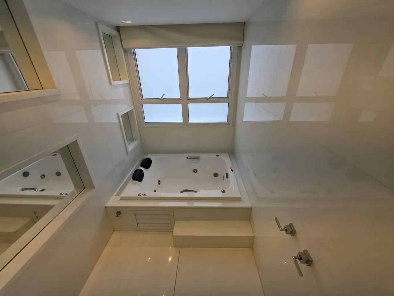 Casa em condomínio com 5 quartos e 5 banheiros — photo 36