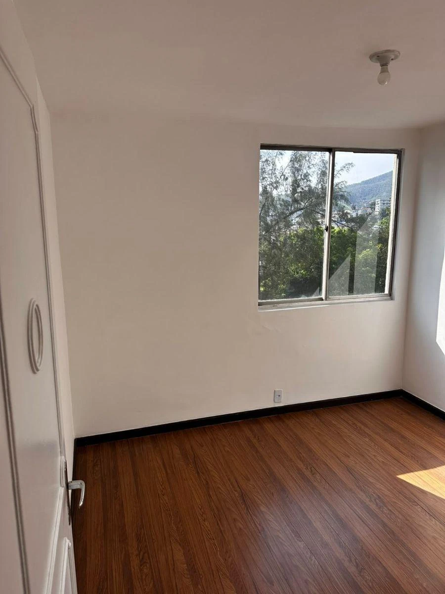 Apartment, 55 m², with wood or laminate floors — photo 4