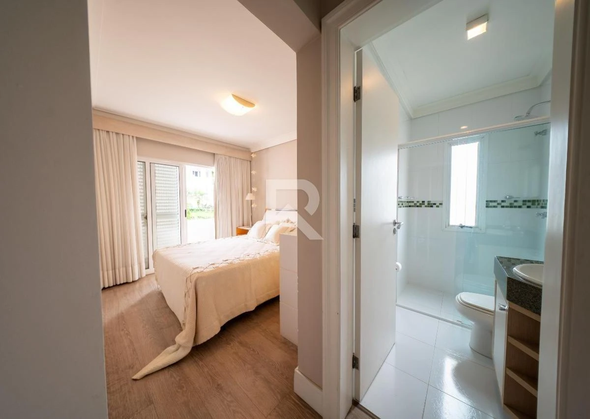 Furnished house, 400 m², with a bathtub — photo 31