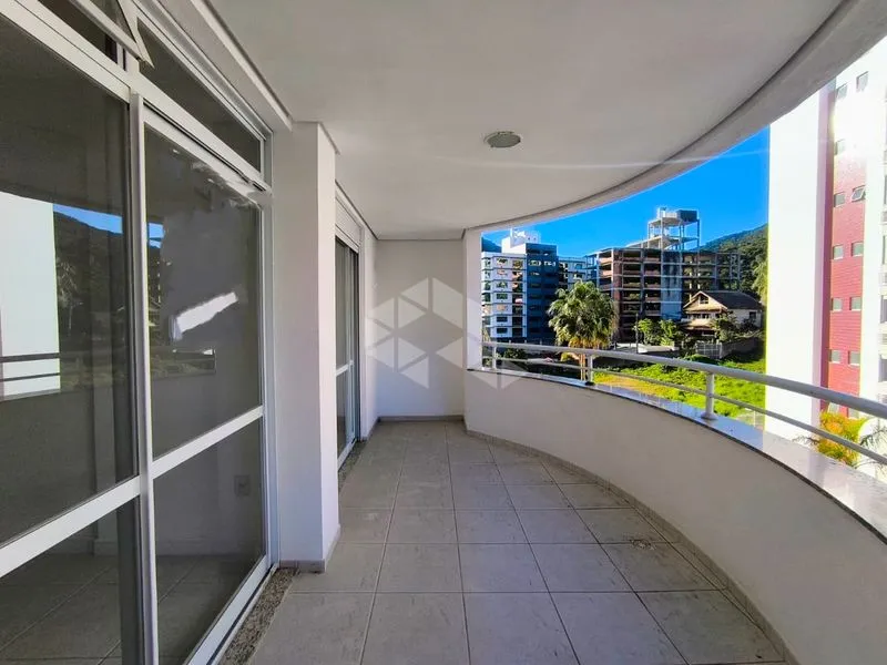 Орендна квартира з 2 кімнатами, 90 м² і 1 паркомісцем