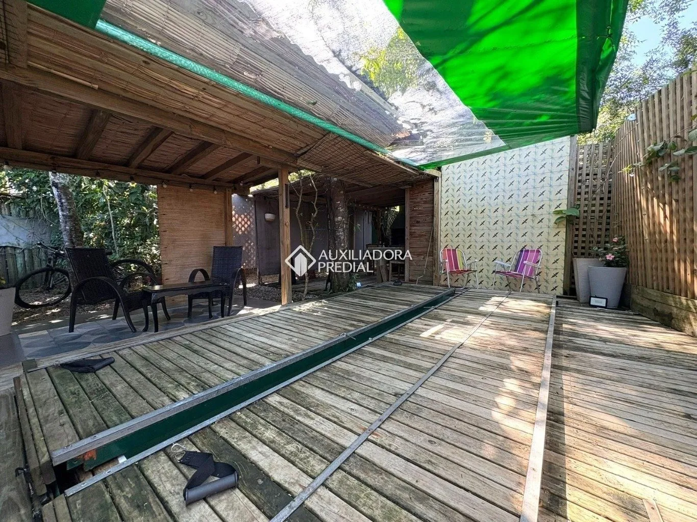 2-bedroom house with a bathtub in Florianópolis — photo 4