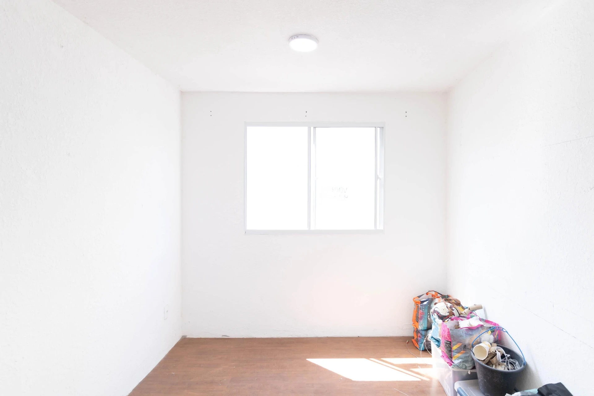 Unfurnished 2-bedroom apartment with wood floors — photo 22