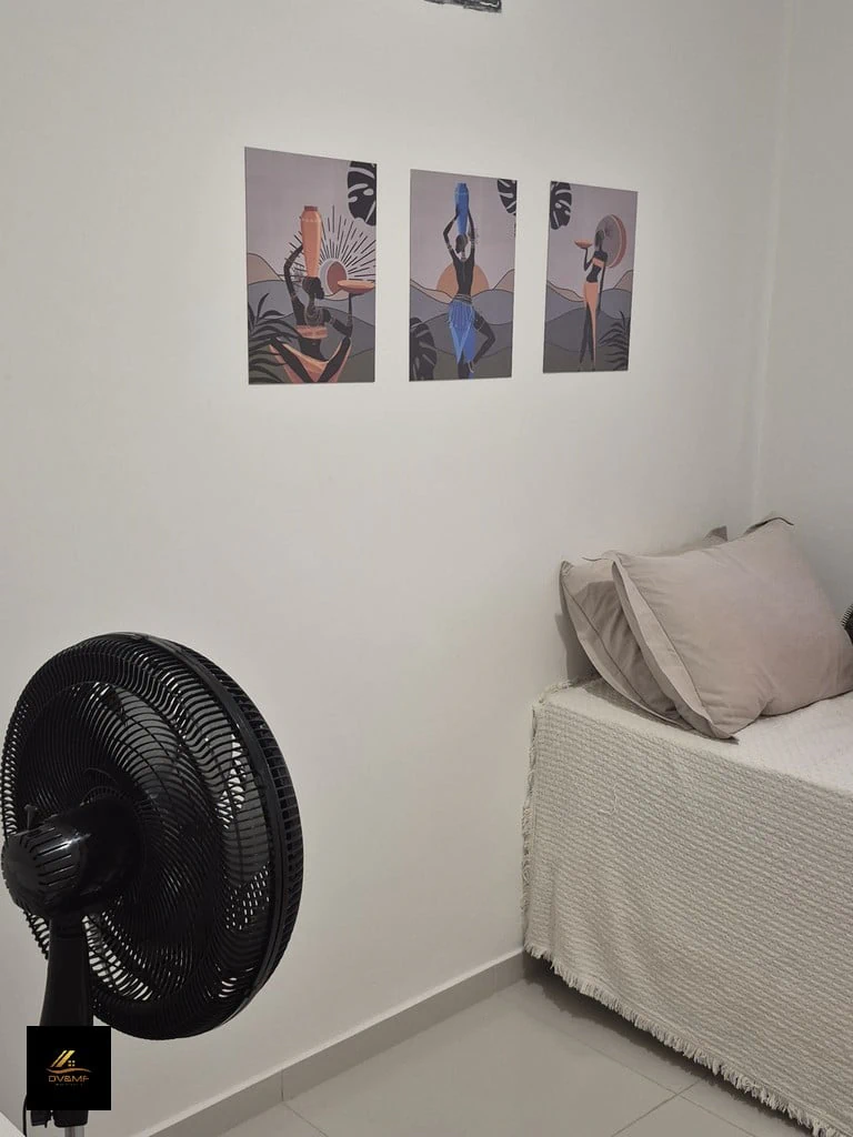 Квартира с 2 спальнями и рабочим местом — photo 17