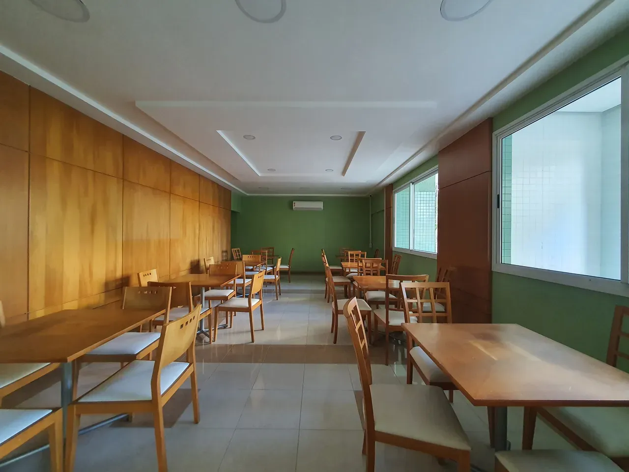 Park view in a 2-bedroom apartment, 90 m² — photo 11