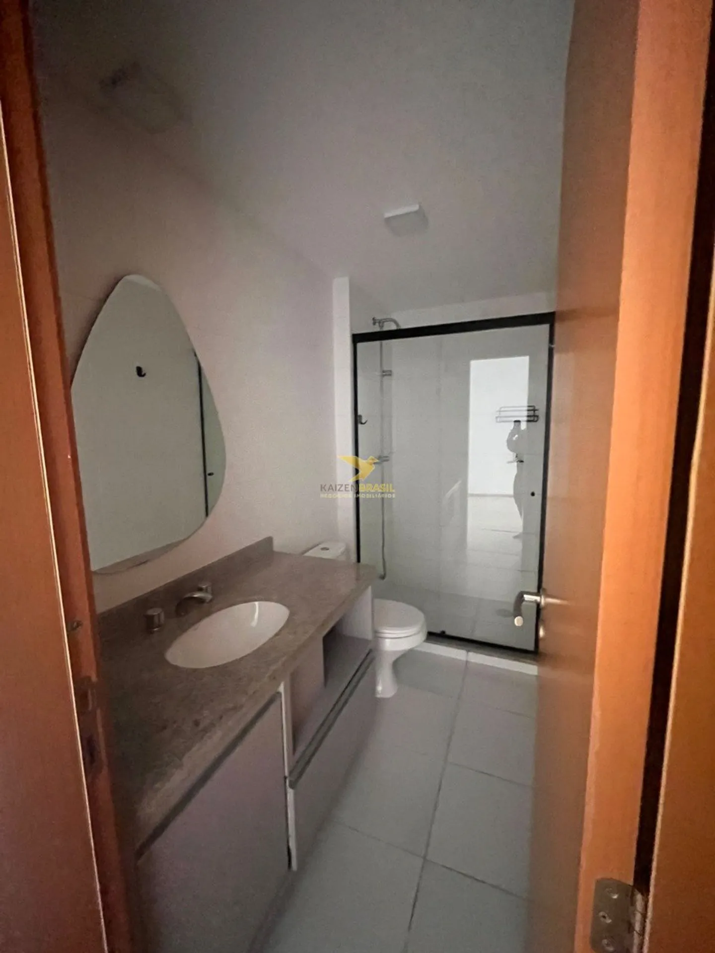 Apartment, 104 m², with a glass-enclosed balcony — photo 27
