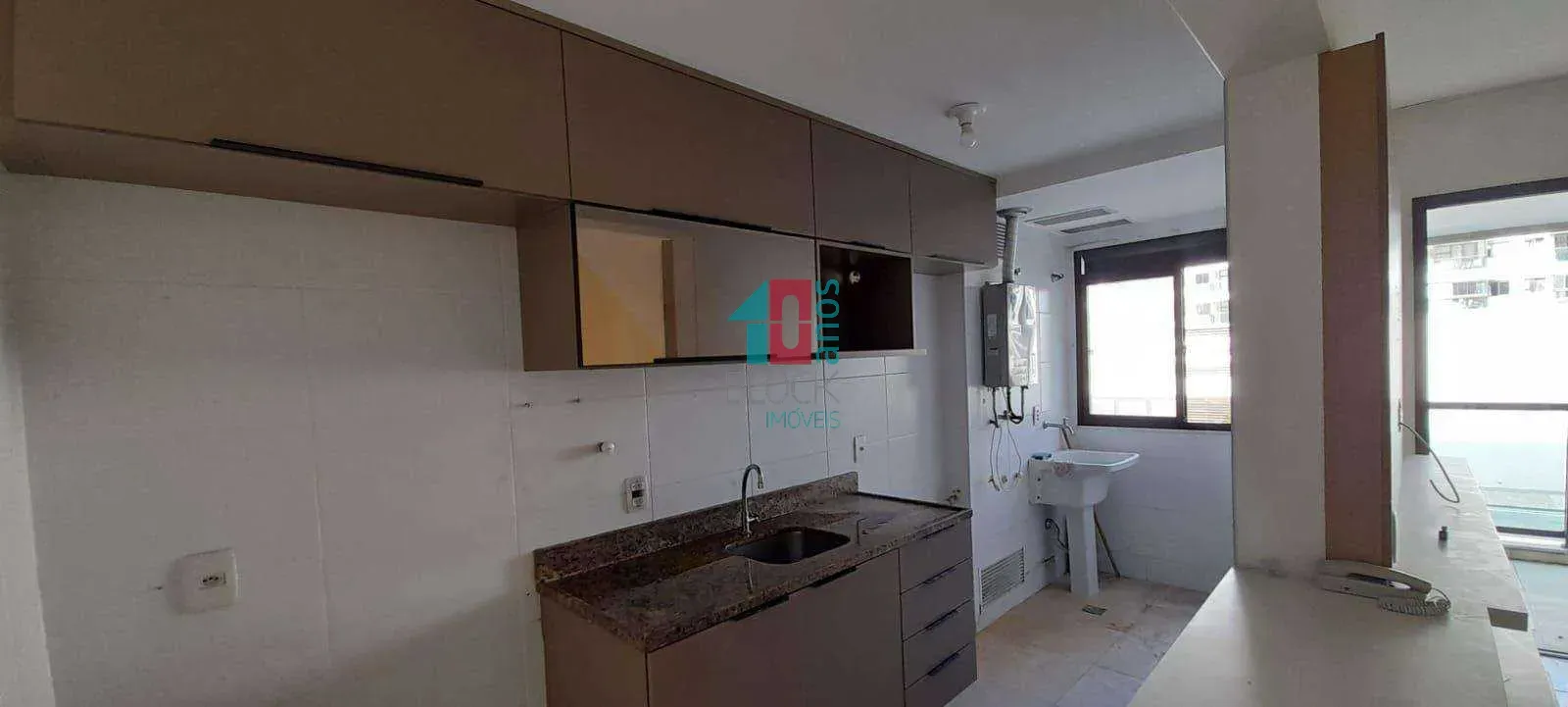 Home office in a 2-bedroom apartment, 66 m² — photo 2