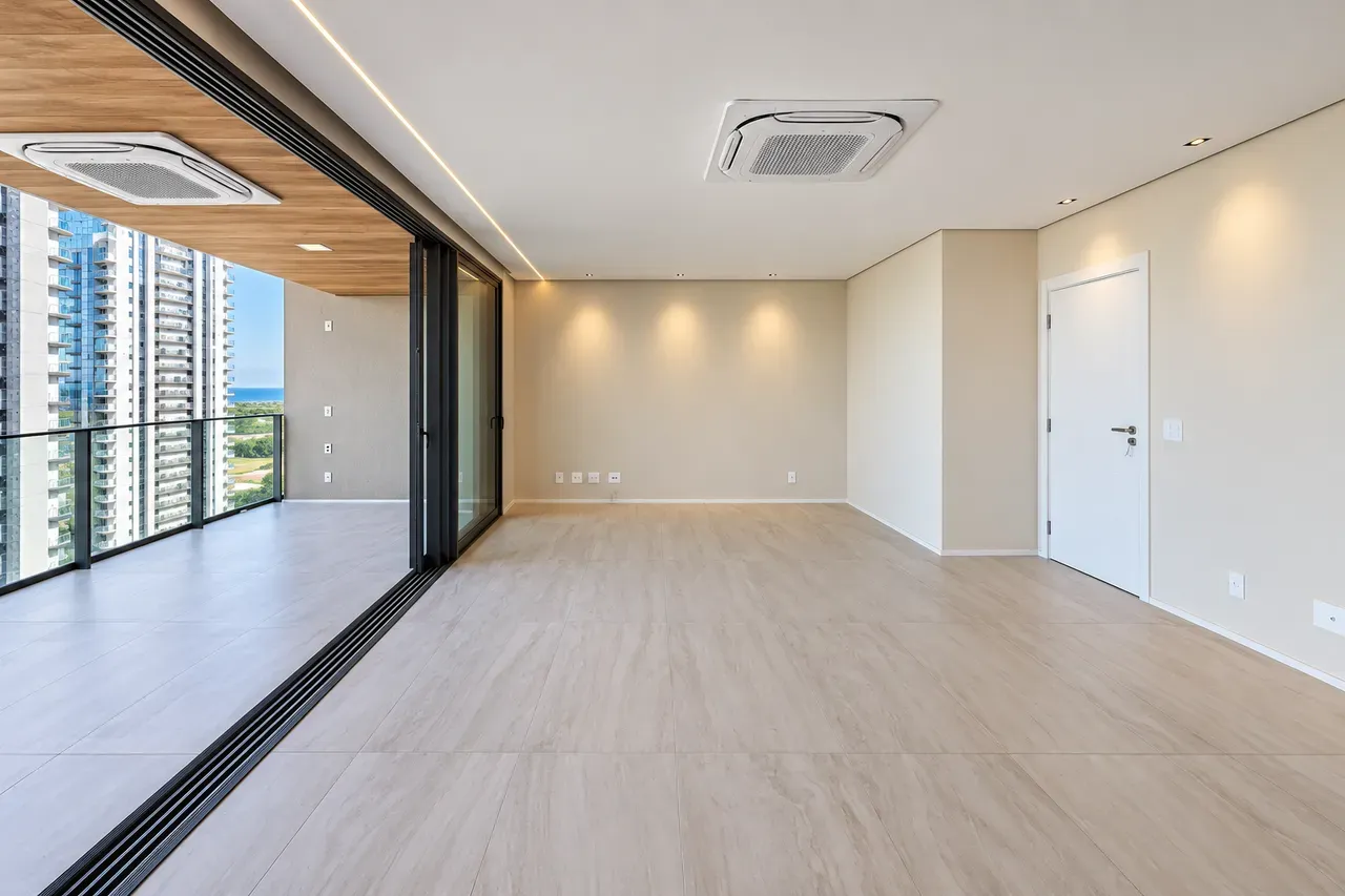4-bedroom apartment with a water view — photo 22