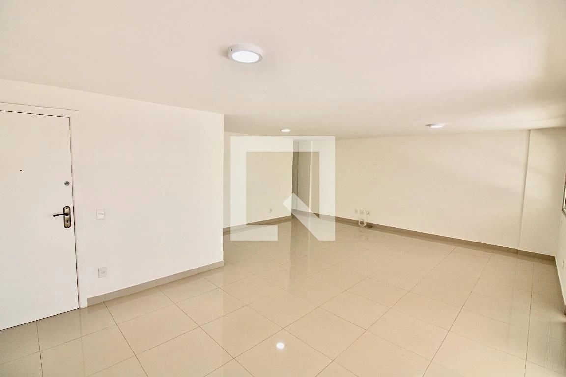 3-bedroom apartment, 1 with its own bathroom, 200 m² — photo 27
