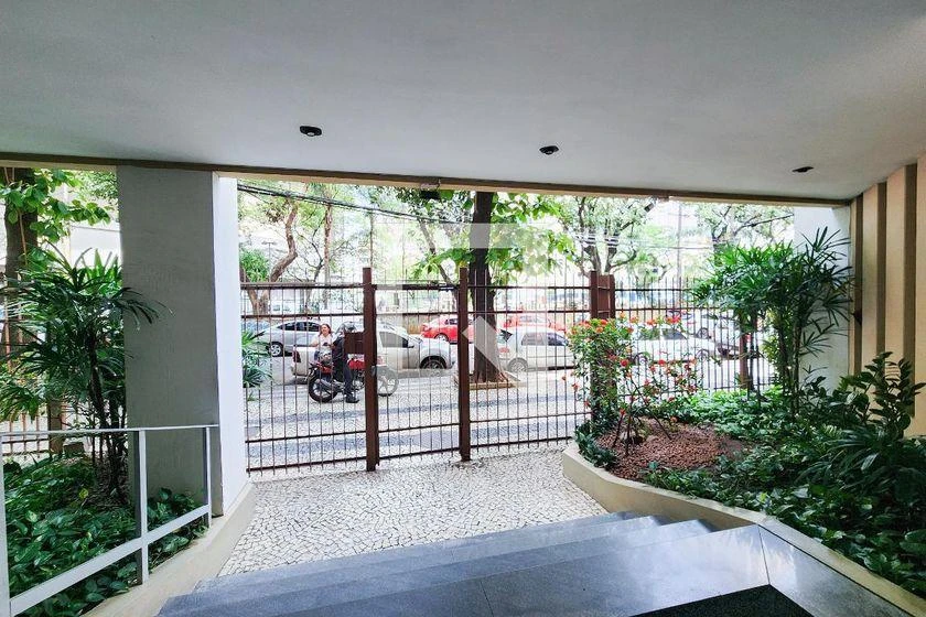 Apartamento de 2 quartos em condomínio com piscina — photo 48