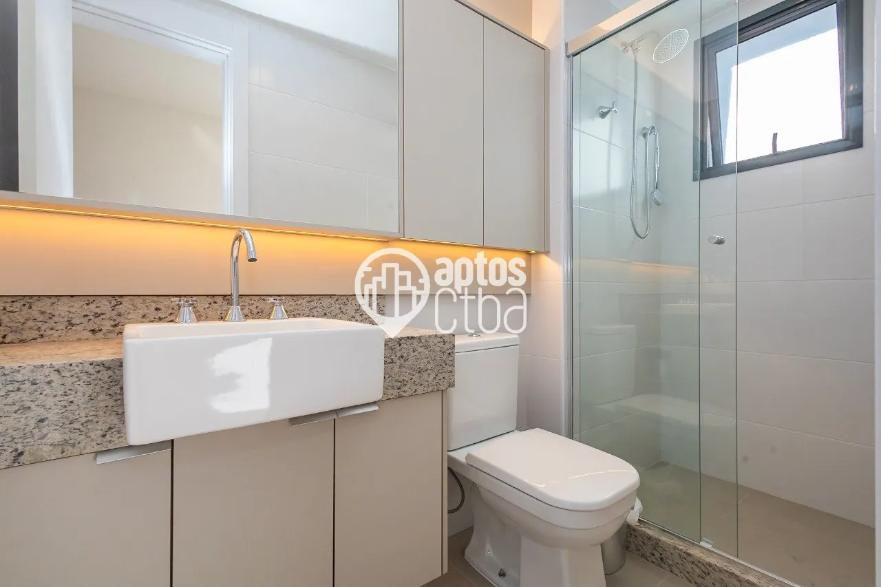 Glass-enclosed balcony in a 2-bedroom apartment, 81 m² — photo 25