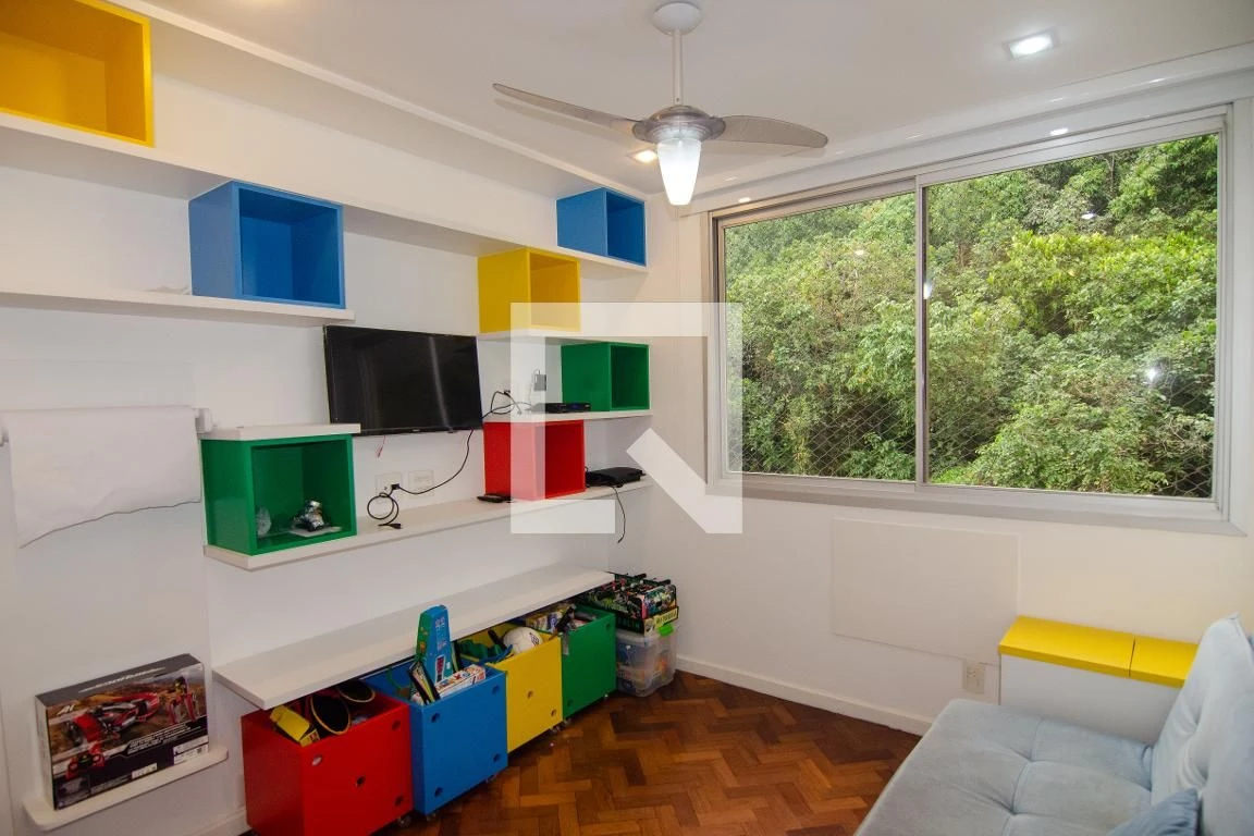 Furnished apartment, 166 m², with floor-to-ceiling windows — photo 21