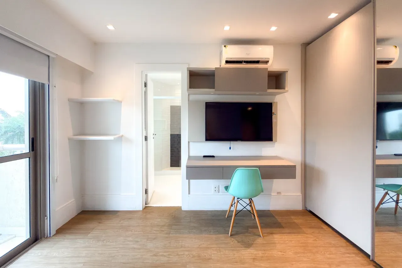 Furnished apartment with 4 bedrooms and 5 bathrooms — photo 29