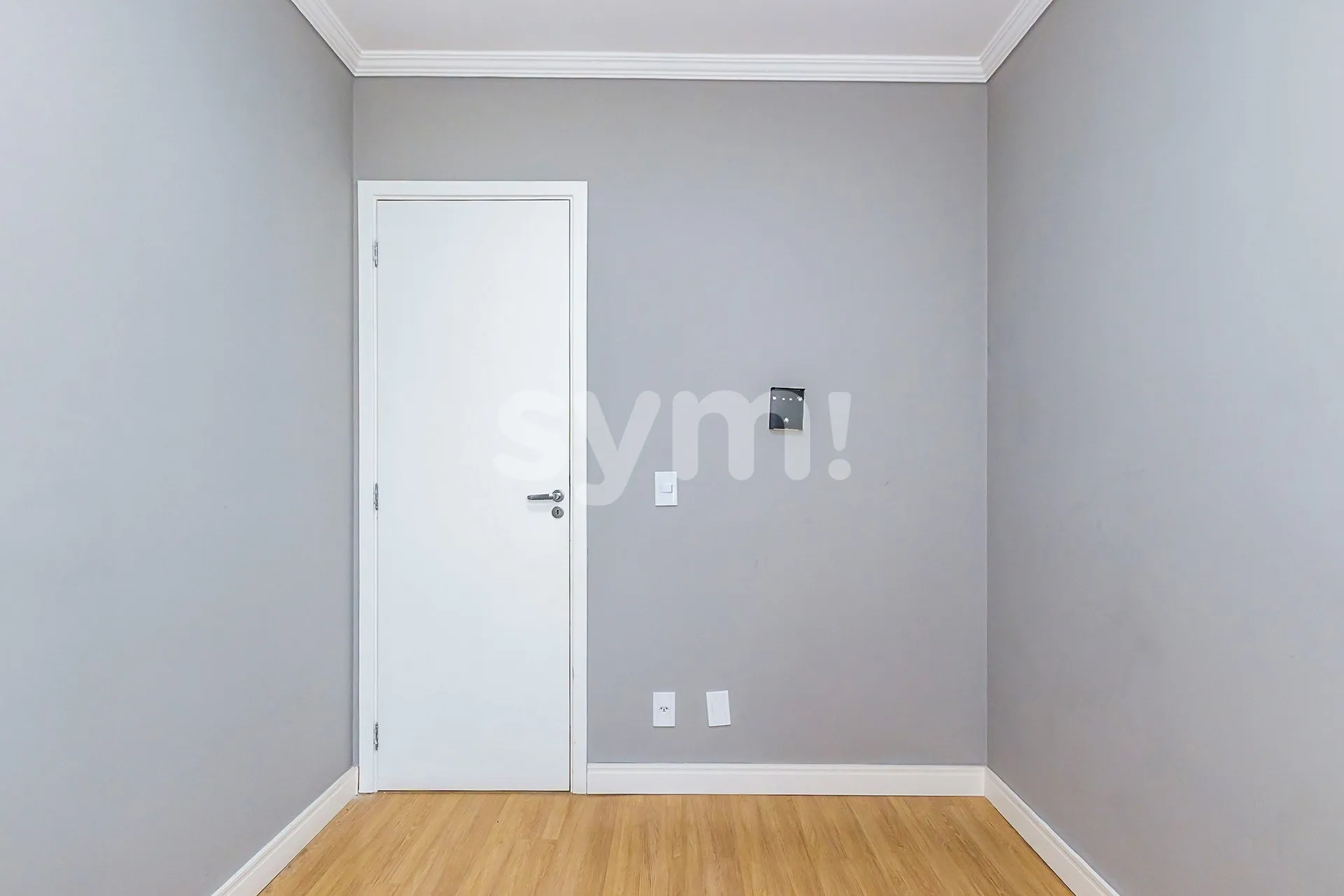 Apartment, 68 m², with wood or laminate floors — photo 33