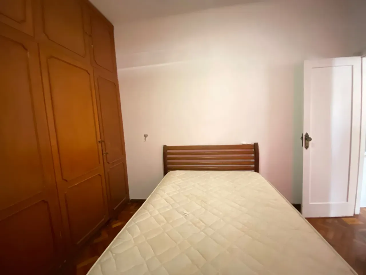 Walk-in closet in a 3-bedroom apartment, 153 m² — photo 20
