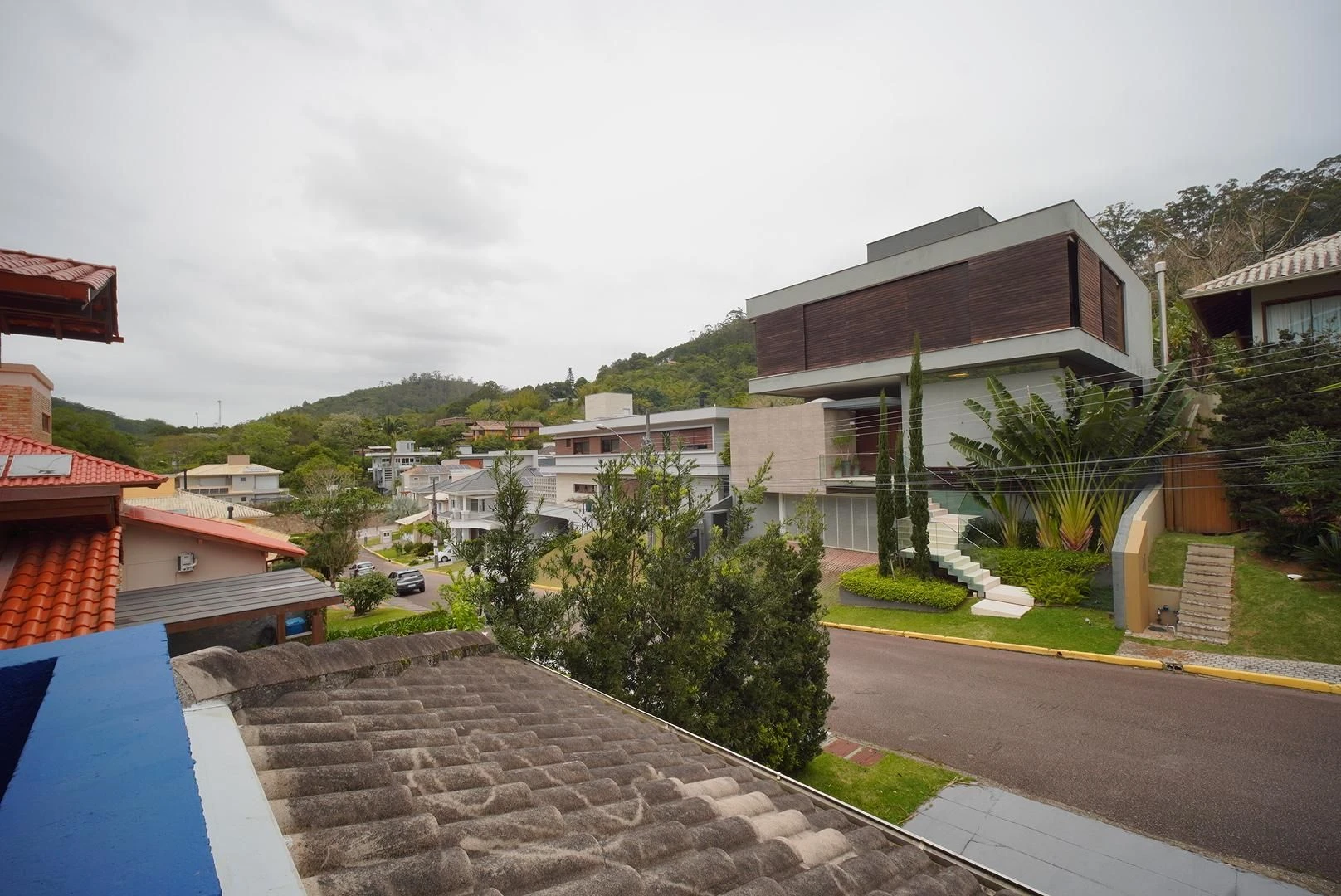 4-bedroom house with a mountain view in Florianópolis — photo 7