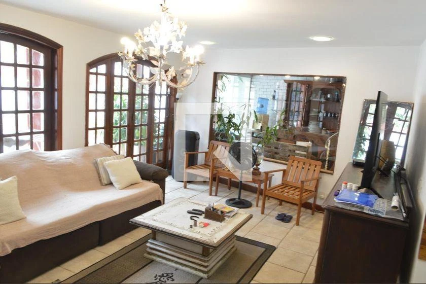 4-bedroom house with a park view — photo 22