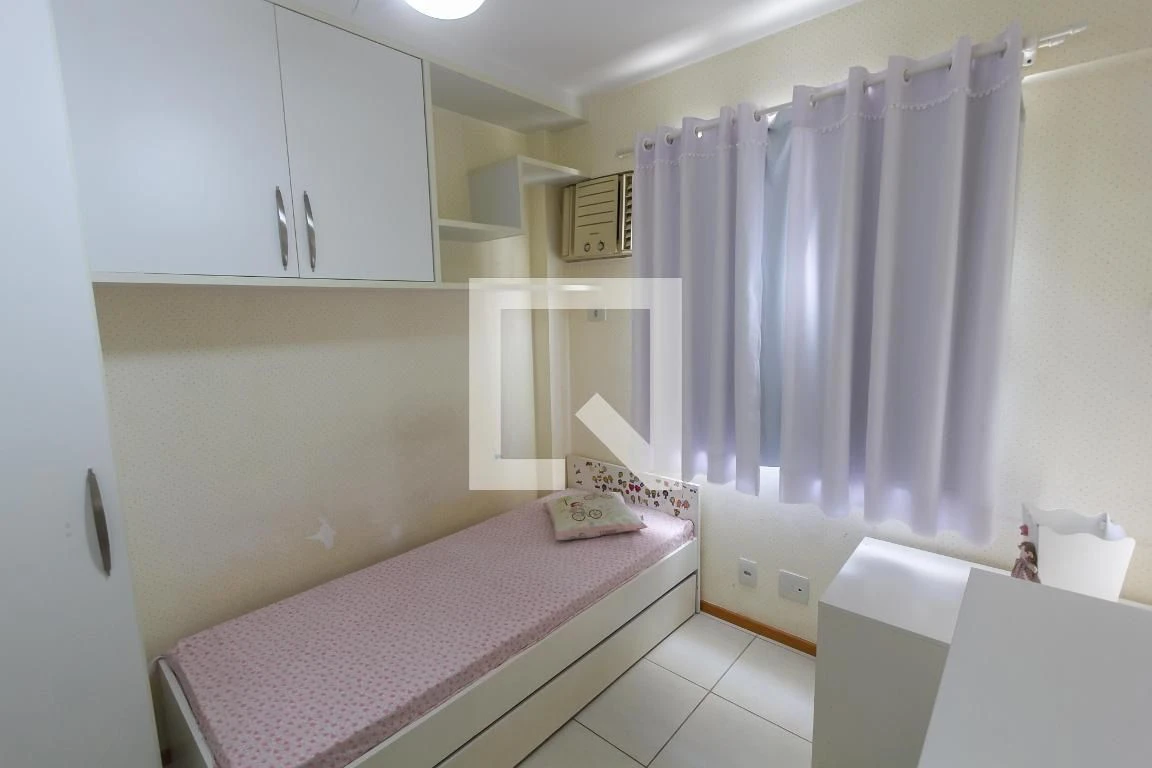 Balcony with a grill in a 2-bedroom apartment, 68 m² — photo 41