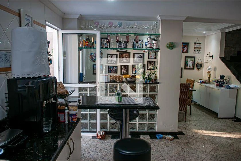 House 400 m² with 4 bedrooms, 2 en-suites, 4 parking spots — photo 15