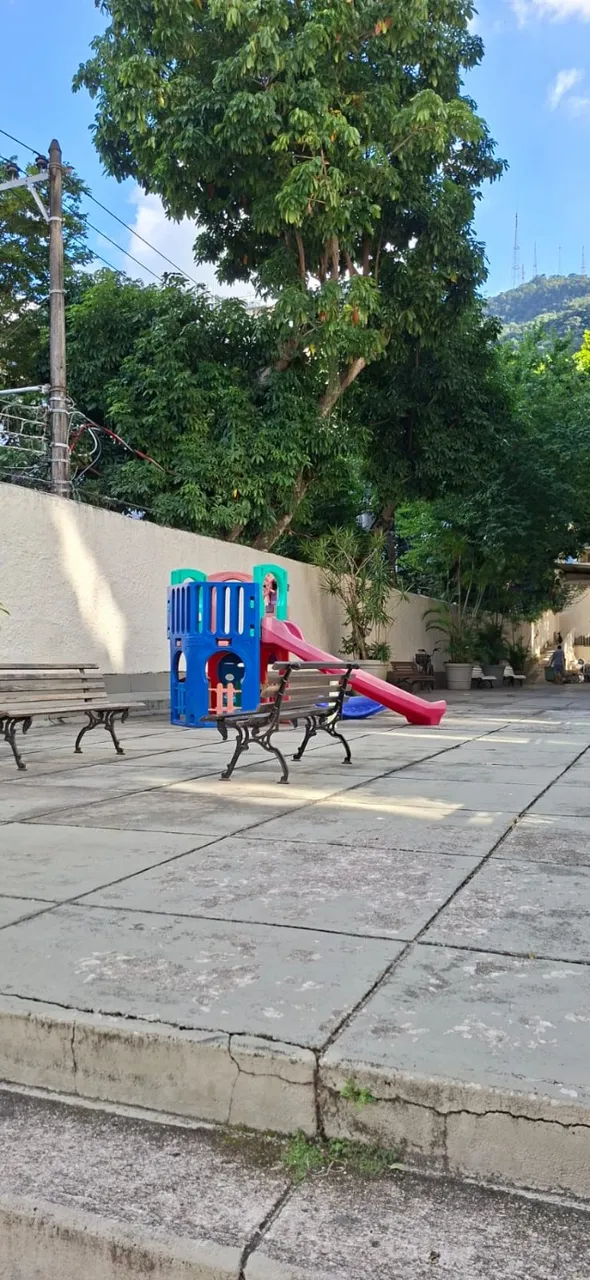 Apartment with 3 bedrooms and 2 bathrooms, no parking