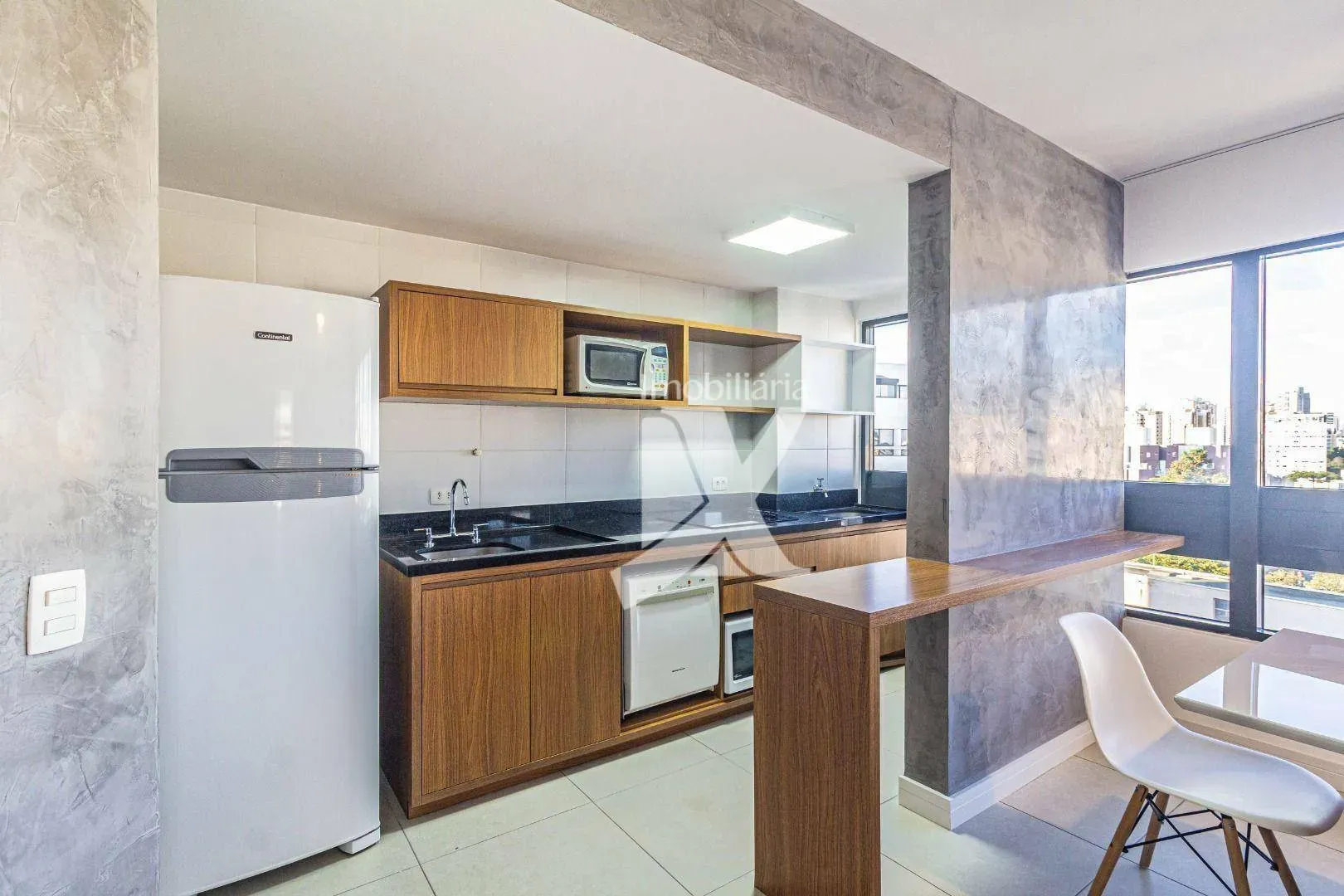 Furnished 2-bedroom apartment with open-plan kitchen — photo 10