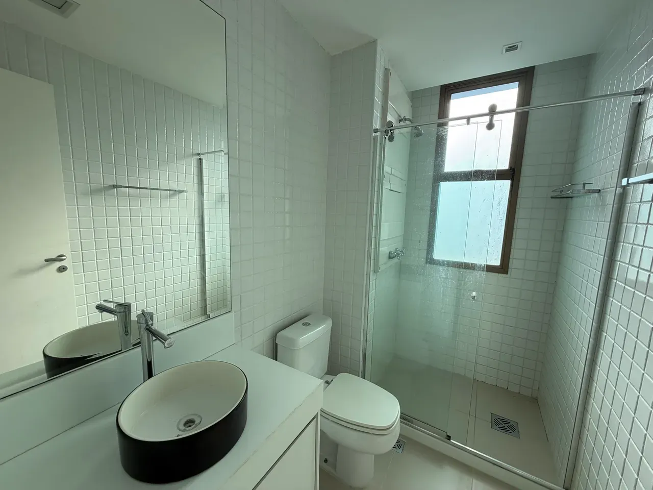 Furnished 3-bedroom apartment with open-plan kitchen — photo 30