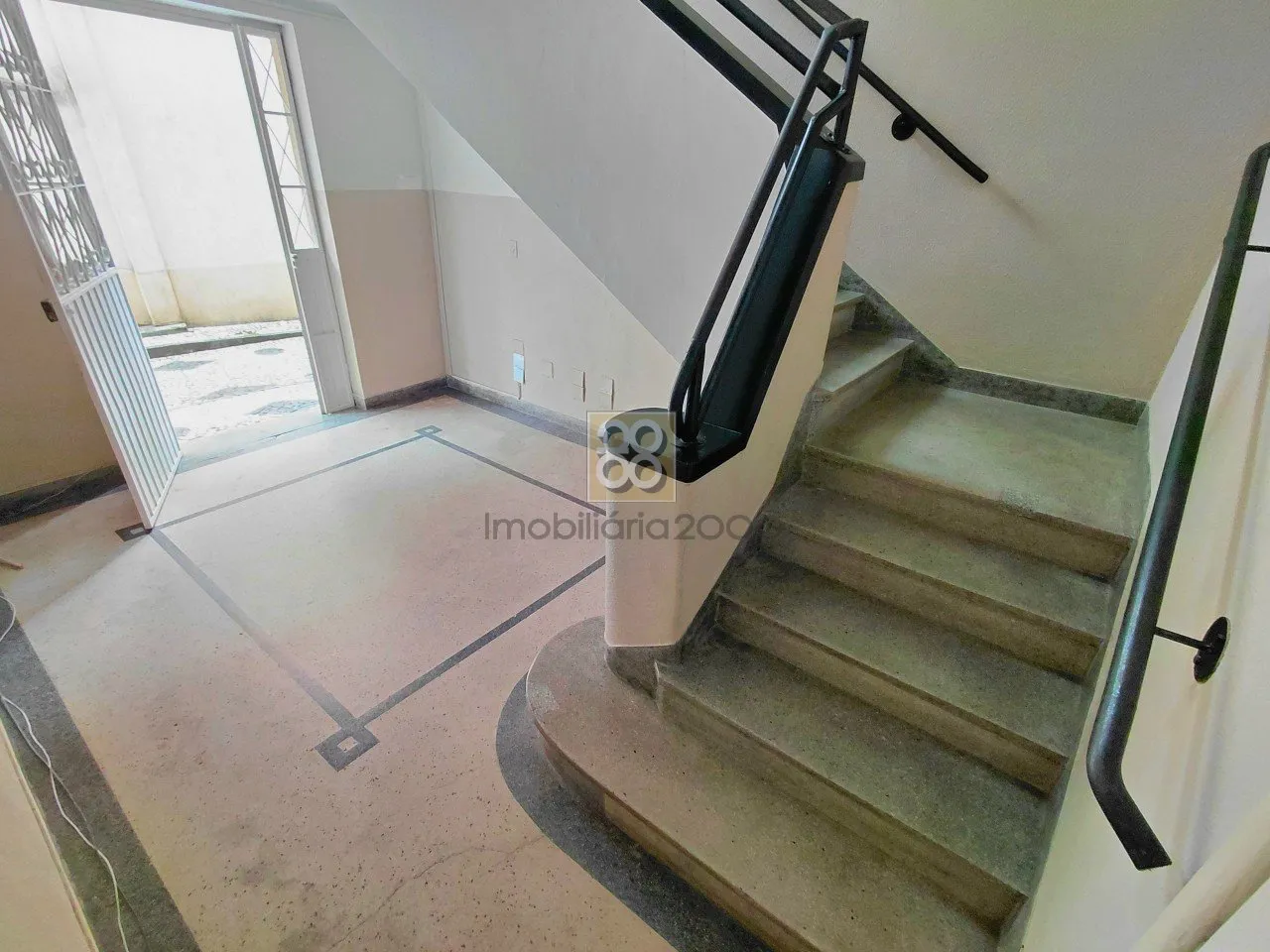 Apartment, 90 m², with wood or laminate floors — photo 19