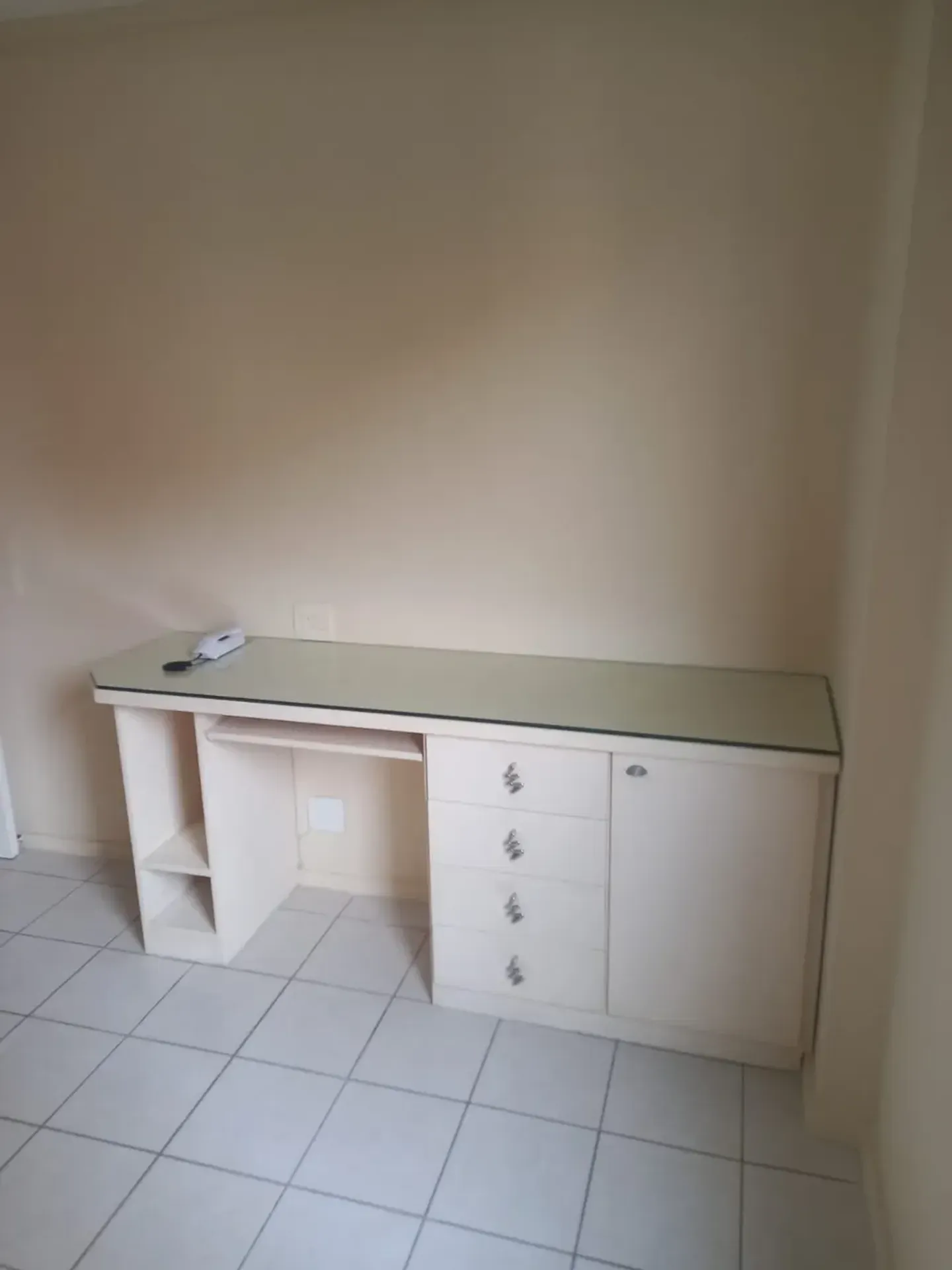 2-bedroom apartment with a home office — photo 33