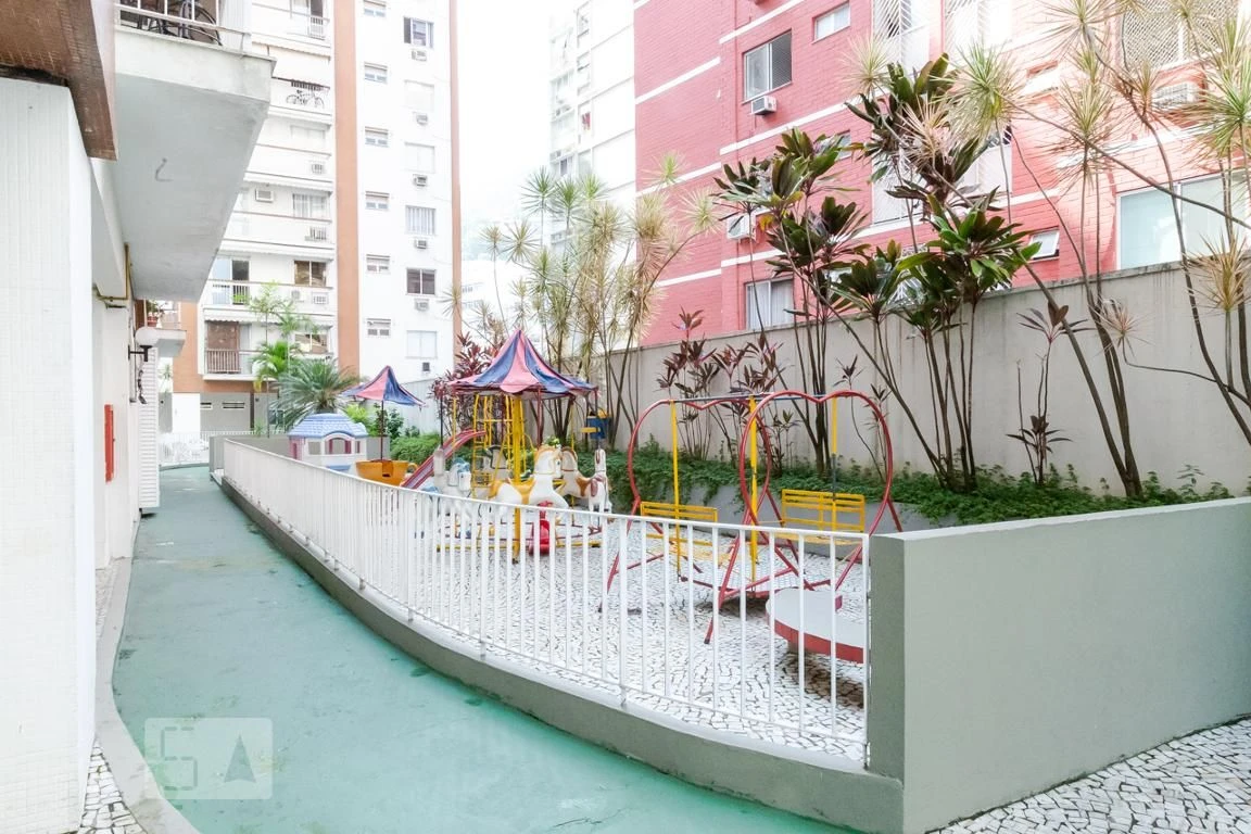 Furnished 2-bedroom apartment with a glassed-in balcony — photo 23