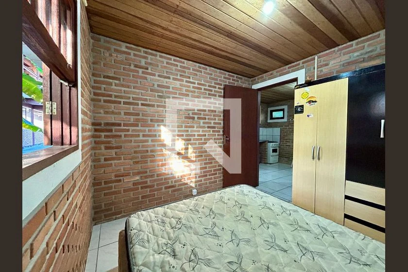 Apartamento amueblado de 2 habitaciones con jardín privado — photo 5