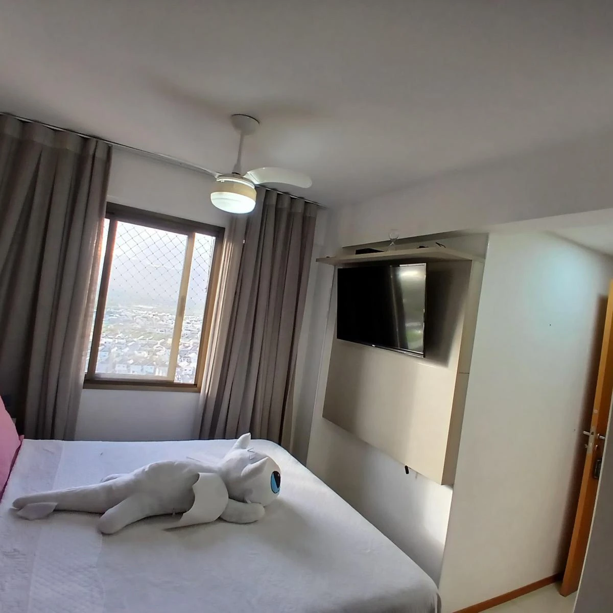 Mountain view in a 3-bedroom apartment, 83 m² — photo 13