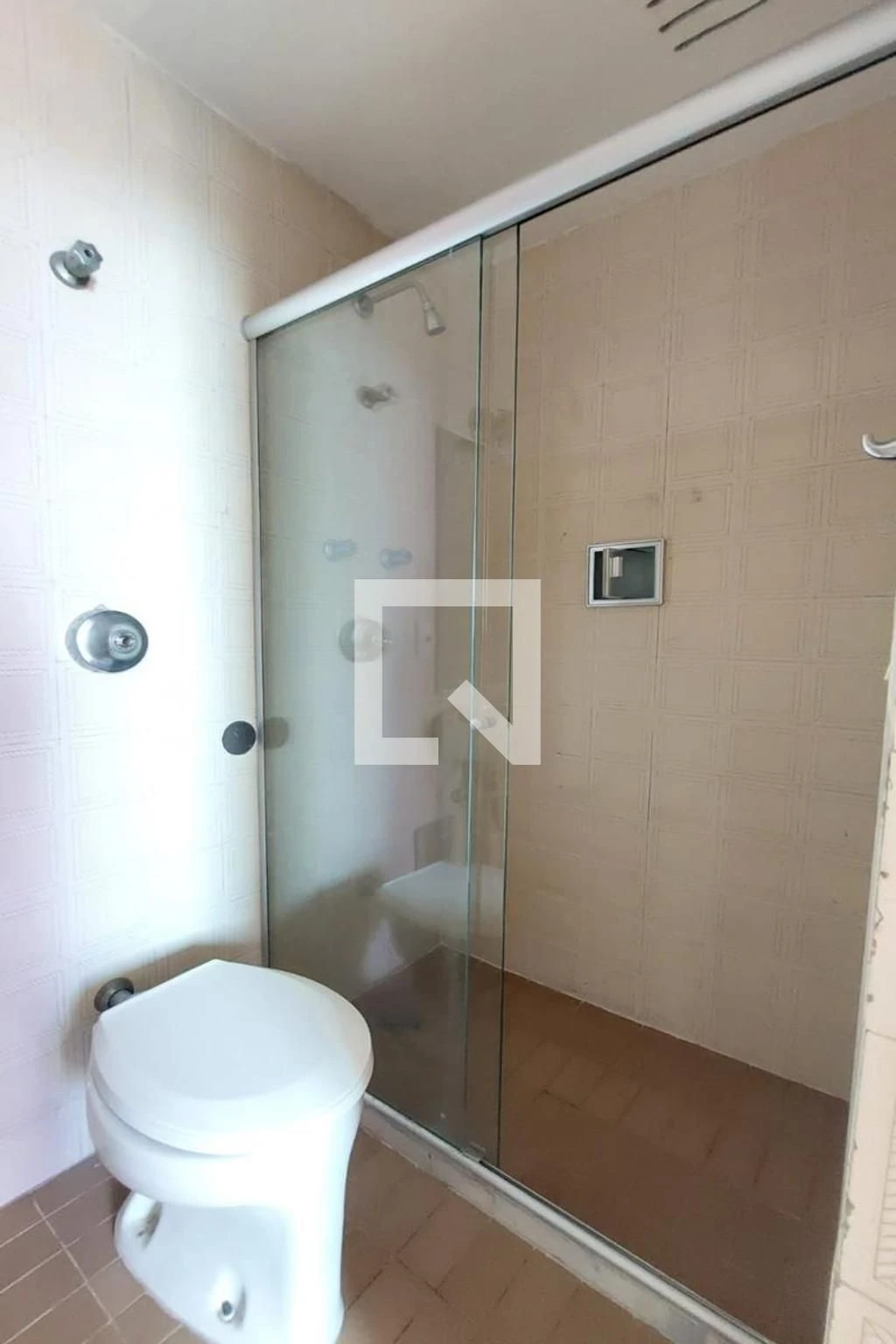 2-bedroom apartment in a building with a pool — photo 50