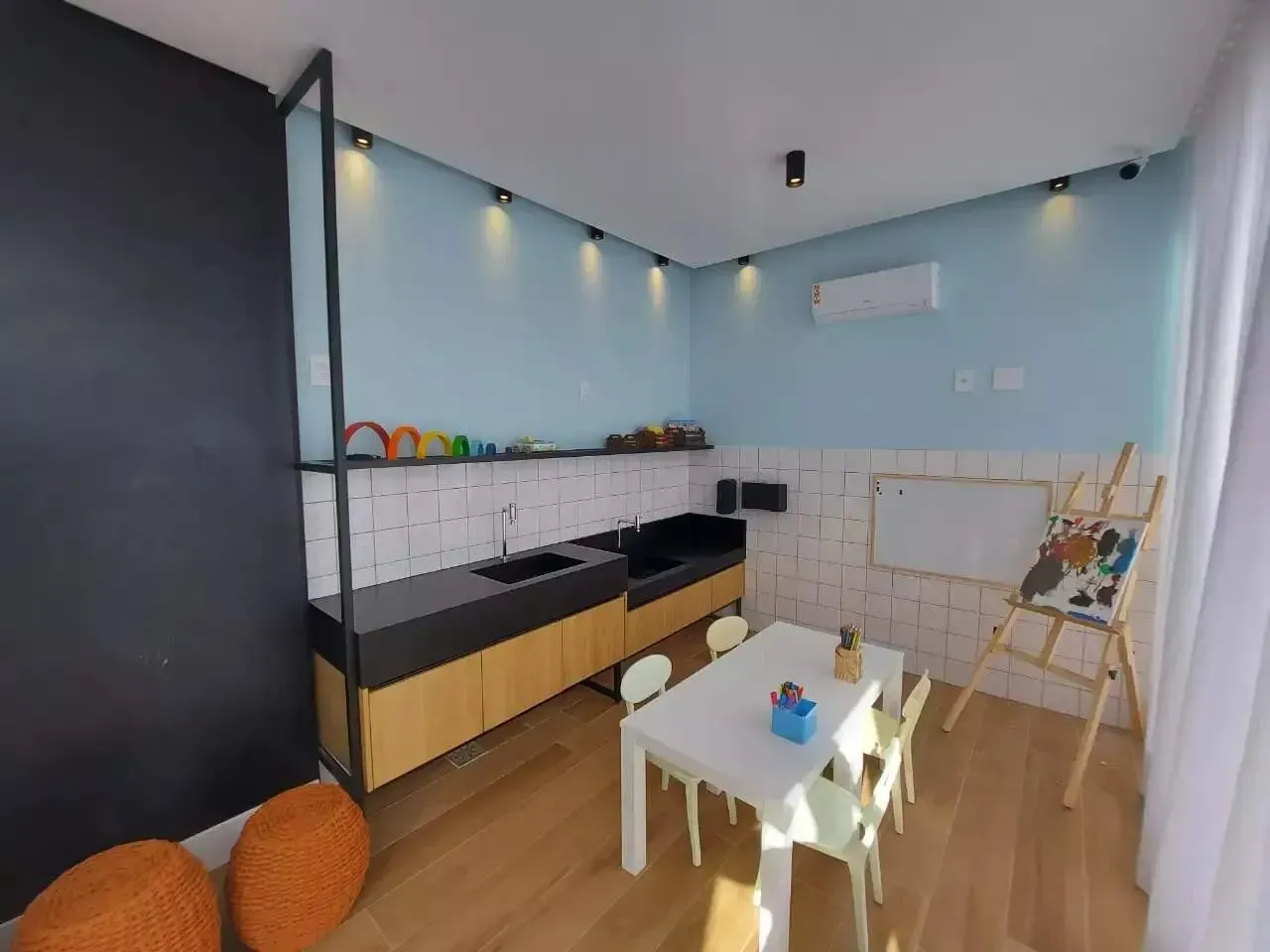 Apartamento de 1 dormitorio (30 m²) con balcón acristalado — photo 28