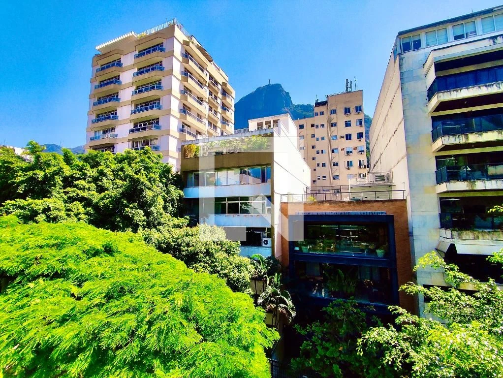 Furnished 1-bedroom apartment with open kitchen — photo 37