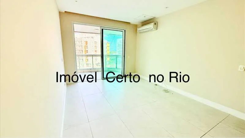 Apartment with 4 bedrooms and a glass-enclosed balcony — photo 3