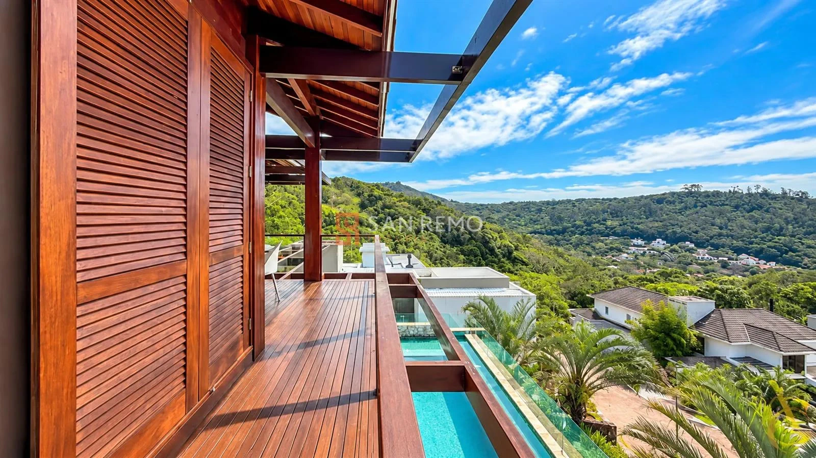 6-bedroom house with a walk-in closet in Florianópolis — photo 18
