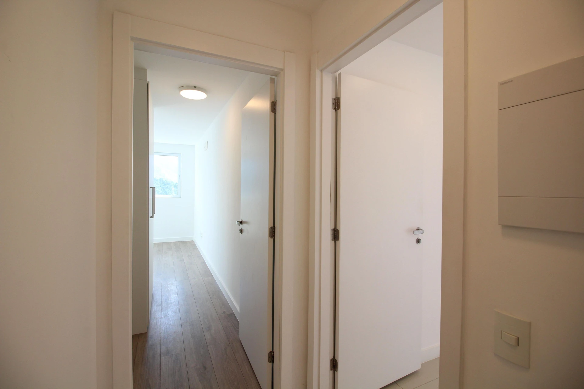 Apartamento de 2 quartos com janelas do piso ao teto — photo 9