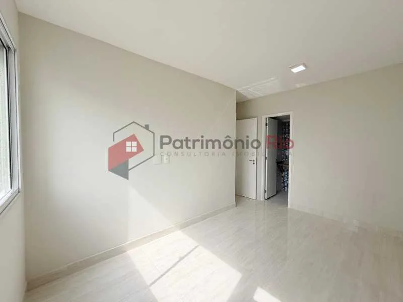 Apartment with 2 bedrooms and balcony with city view — photo 15